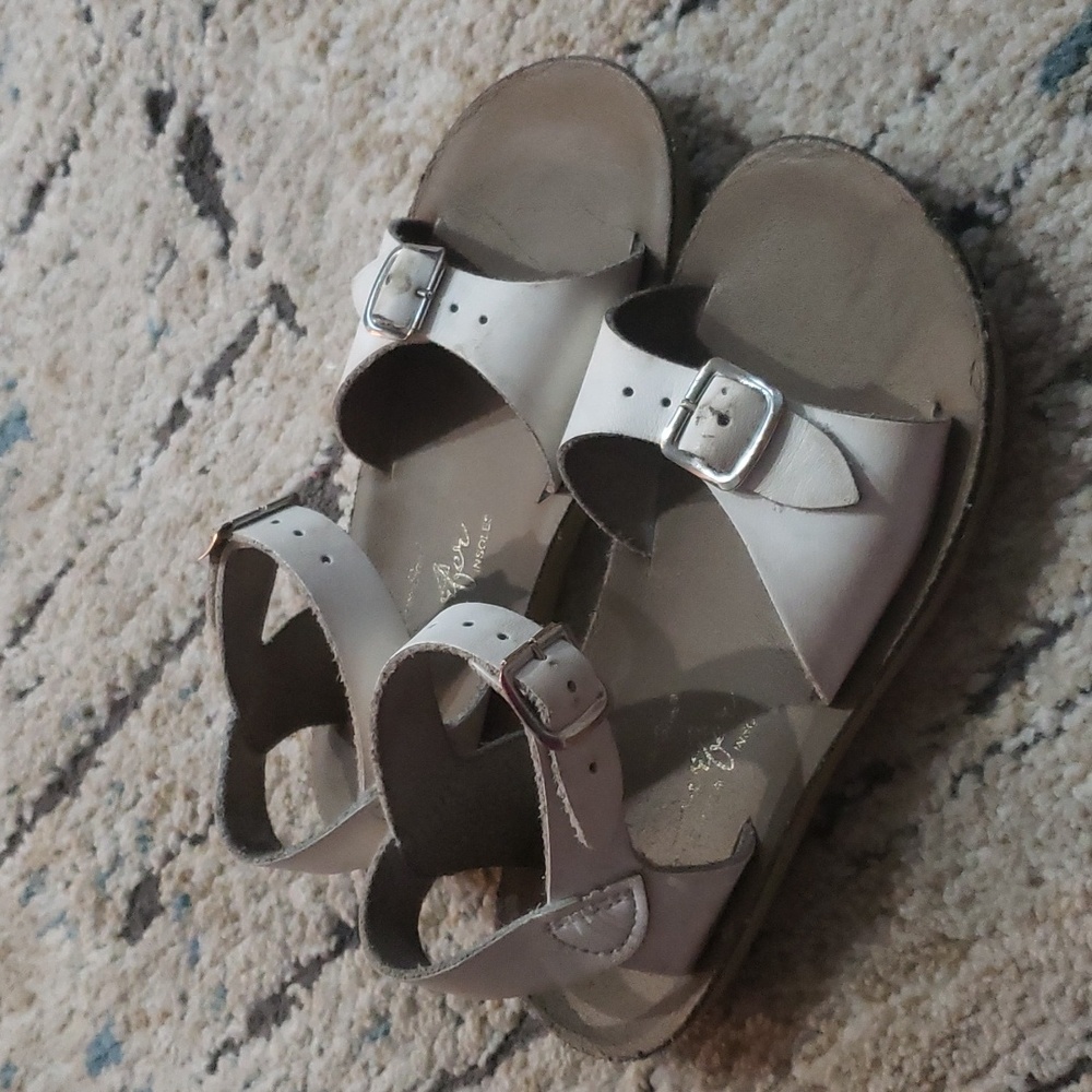 Girls size 11 white SunSan Sandals